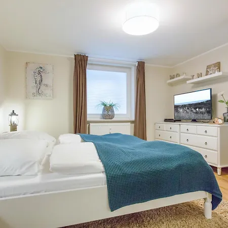 Haus Am Dorfteich App Lise * Wenningstedt-Braderup (Sylt)